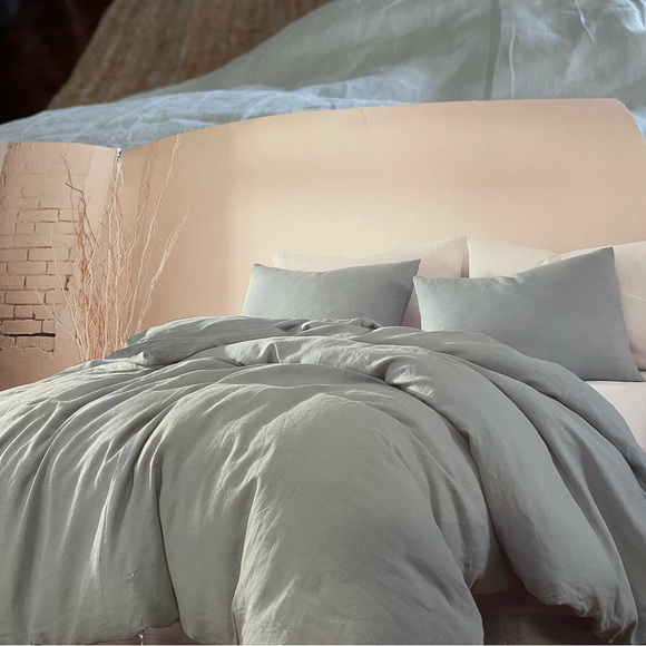 Hallmart Collectibles 100% Linen Comforter Set in light blue. Twin size. New. - Picture 7 of 9